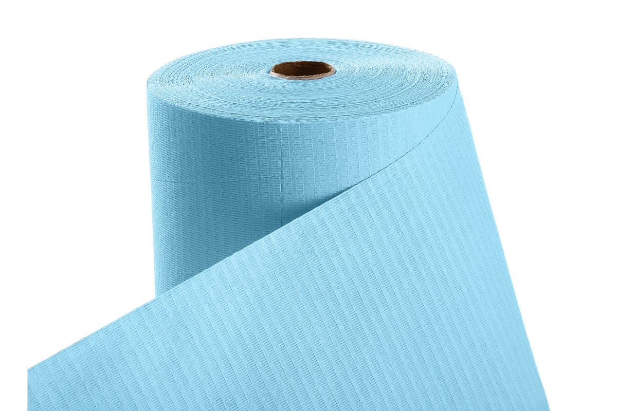 Patientenumhang aus Polyethylen in Blau, aufgerollt, mit Textur.