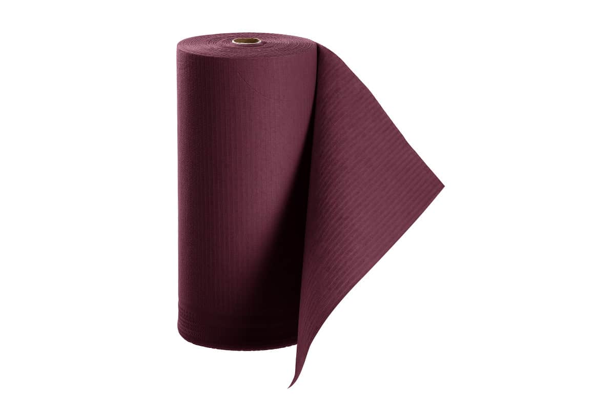 Patientenumhang aus Polyethylen in bordeaux, aufgerollt.