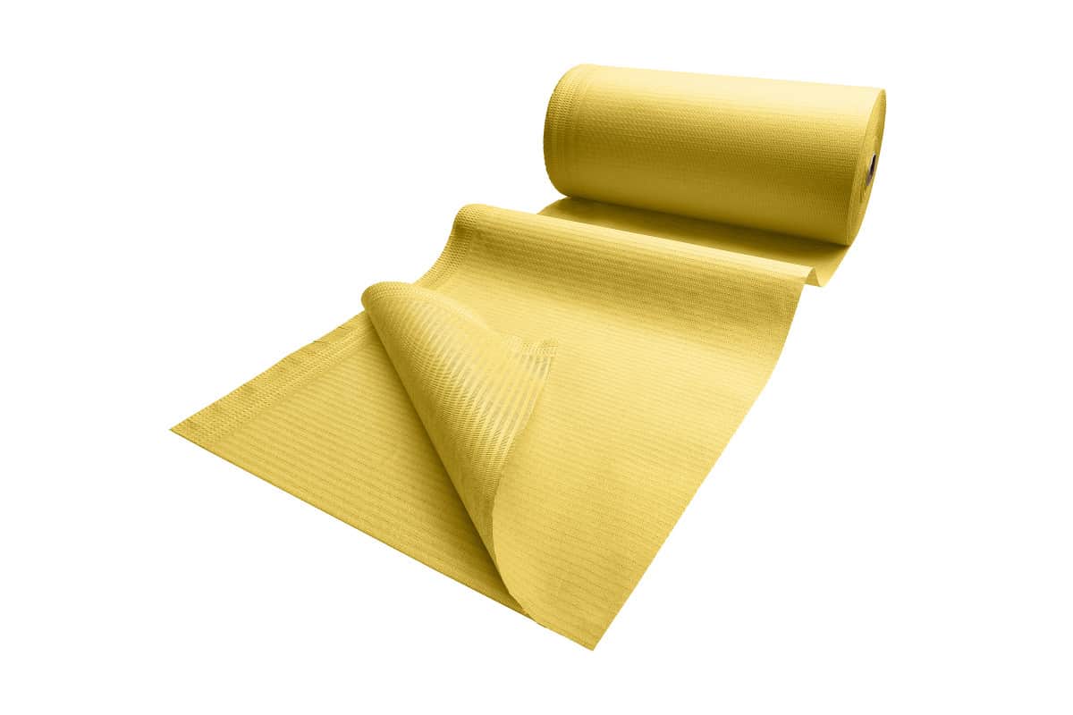 Gelber Patientenumhang aus Polyethylen, aufgerollt und teilweise entrollt.
