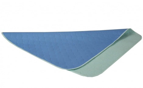 Wiederverwendbare Inkontinenz-Saugunterlage in Blau und Grün, 75 x 85 cm.