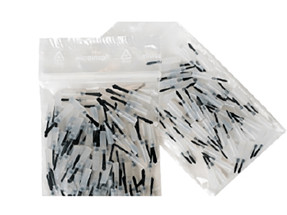 Zwei Beutel mit x-feinen Pinseleinsätzen zum Applizieren von Gels.